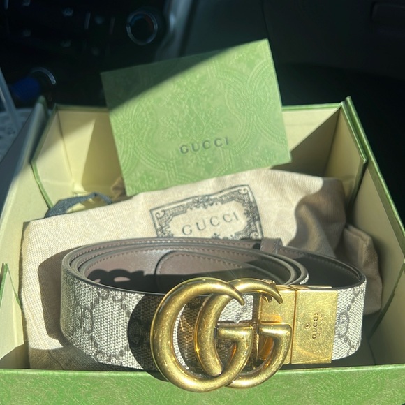 I’m selling this lv belt fit to big for me I have the receipt also - Picture 1 of 1